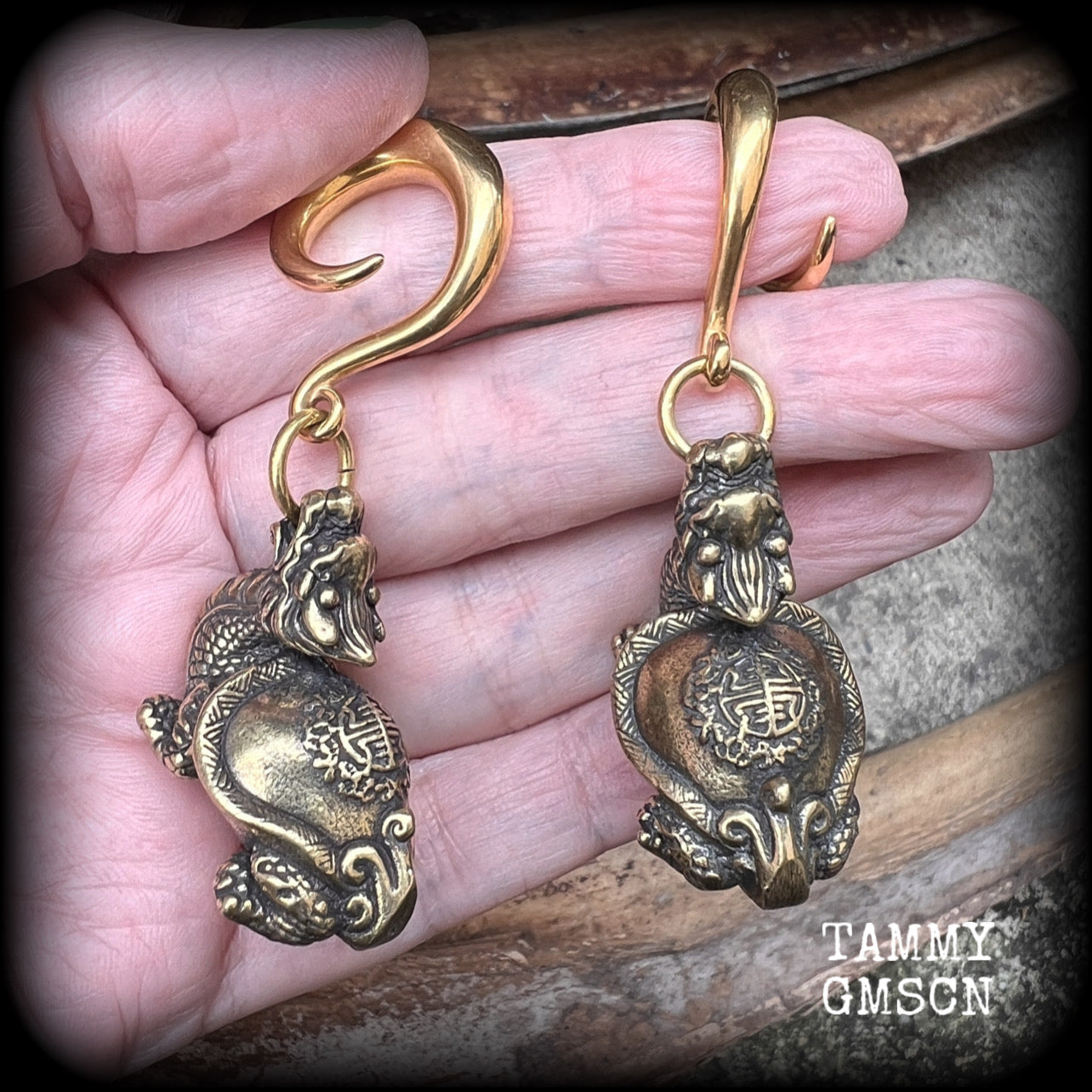 Dragon Turtle ear weights Brass ear weights 2 gauge ear weights Ear hangers Gauges 6g 2g 0g 00g 1/2" 9/16" 5/8" 3/4" 7/8" 1" 1.10" 1.18" Stretched ears Stretched lobes Gauged earrings Gauged ears Mythological beasts Chinese mythology Foo dogs
