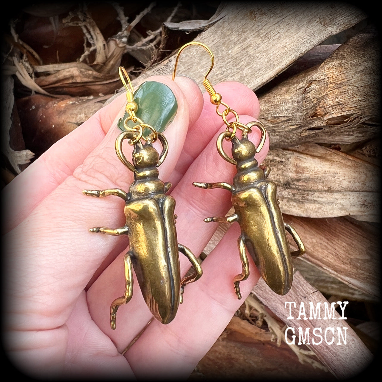 Brass Beetle earrings Bugs earrings Brown beetle earrings Insects earrings Insect earrings Arthropod earrings Pierced ears Stretched lobes Ear gauges Gauged earrings Cottagecoge Fairycore Mossgoth Whimsigoth Brown recluse Curiosities Entomology