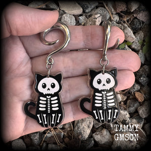 Halloween earrings Halloween ear hangers Halloween tunnel earrings Halloween tunnel dangles Spooky earrings Halloween jewelry Cat earrings Cat jewelry 6g 2g 0g 00g 1/2” 9/16” 5/8” 3/4” 7/8” 1” 1.10” 1.18” Stretched ears Stretched lives Gauged ears Gauged earrings Ear weights