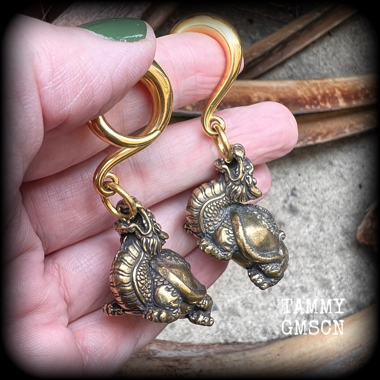 Dragon Turtle ear weights Brass ear weights 2 gauge ear weights Ear hangers Gauges 6g 2g 0g 00g 1/2" 9/16" 5/8" 3/4" 7/8" 1" 1.10" 1.18" Stretched ears Stretched lobes Gauged earrings Gauged ears Mythological beasts Chinese mythology Foo dogs
