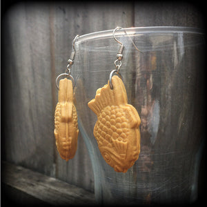 Japanese earrings Taiyaki dessert earrings Manjyu Fish earrings Red bean fish earrings Custard Kawaii earrings Kawaii jewellery Japanese jewelry Pierced ears
