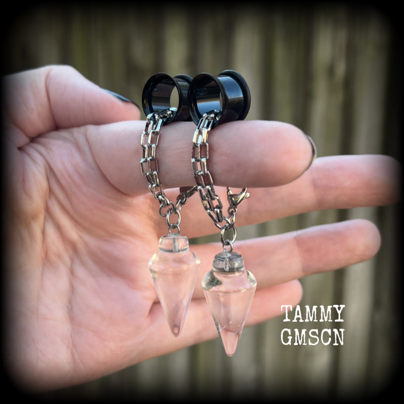 These gorgeous clear quartz earrings have been made with gemstone pendulums, are nice and dangly measuring in at just on 8cms from tip to tip and not too heavy at 8 grams a piece. 

🔥🔥🔥 This listing is for the chain/lobster clasp combination shown in the product photos, suitable for 0 gauge and larger. If you choose a smaller size of tunnel than 0 gauge we will make these on a smaller chain.