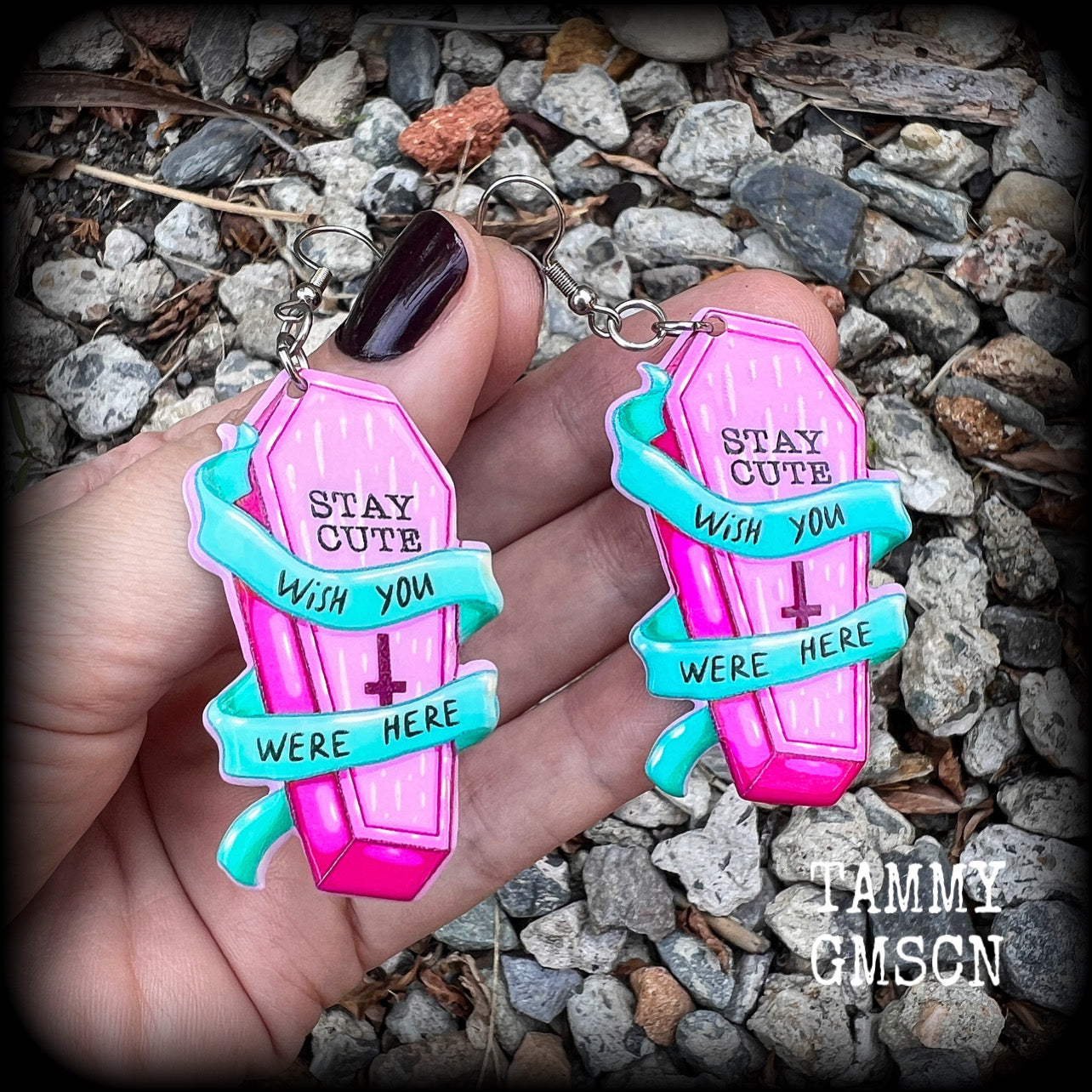 Coffin earrings Pink coffin earrings Pastel goth earrings Halloween earrings Cute earrings Pink earrings Casket earrings Gothic earrings Halloween jewelry Halloween jewellery Ear gauges Pierced Body jewelry Ear jewelry Spooky cute Stay cute Wish you were here