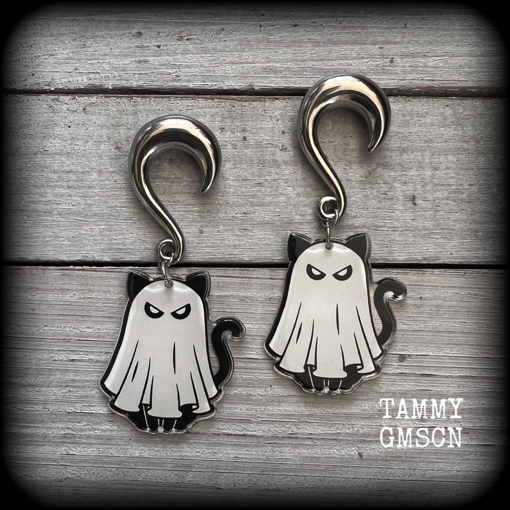 Halloween earrings Halloween ear hangers Halloween tunnel earrings Halloween tunnel dangles Spooky earrings Halloween jewelry Cat earrings Cat jewelry 6g 2g 0g 00g 1/2” 9/16” 5/8” 3/4” 7/8” 1” 1.10” 1.18” Stretched ears Stretched lives Gauged ears Gauged earrings Ear weights