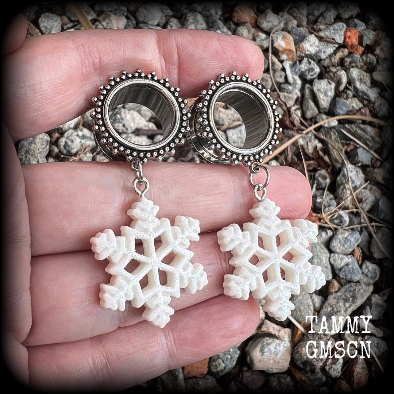 Snowflake tunnels earrings Snowflake tunnel dangles Plugs Ear gauges Stretched ears Gauged ears Christmas tunnels Snowflakes Stretched lobes Body jewelry Ear gauges Winter Solstice Yuletide Bonfire Ritual 6mm 8mm 10mm 14mm 16mm 19mm 22mm 25mm