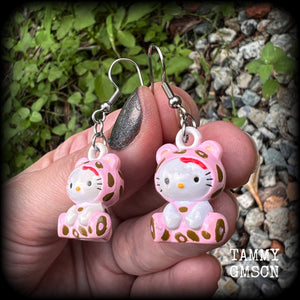 Hello Kitty earrings Japanese earrings Japanese cat earrings Crazy cat lady earrings Japanese jewelry Unique earrings Rare earrings Stocking stuffers Gifts for girls Gifts for her Kawaii earrings Kawaii jewelry Pierced ears Stretched ears