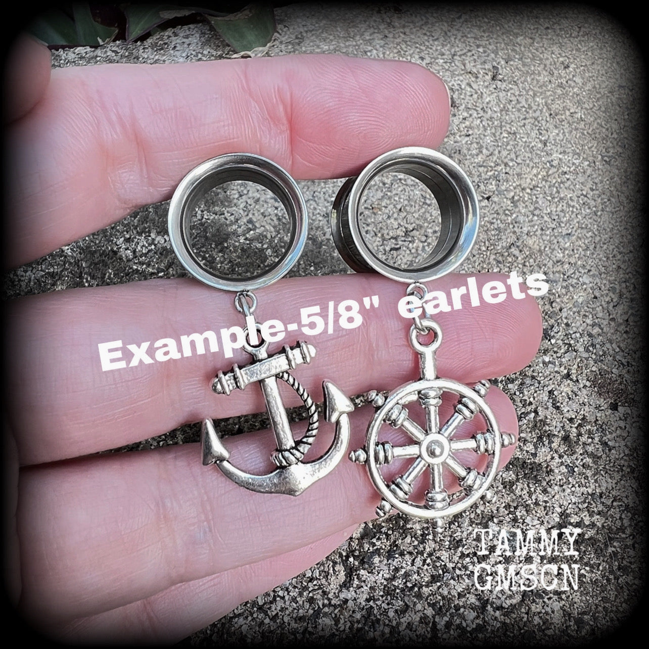 Featuring gorgeous antique silver anchor and ships wheel charms, these adorable earrings are lightweight, weighing only 6 grams each and measure just on 5cms from tip to tip.

This pair have been made with 5/8" gauge (16mm) surgical steel screw fit earlets-for stretched lobes.