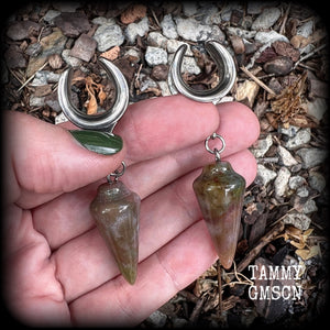 This is a pair of unique beautiful caramel coloured Indian agate gauged earrings, weighing in at approx 11 grams each, and measuring approx 7 cms from tip to tip.
This pair has been made with 5/8” gauge (16mm) stainless steel cradles, suitable for stretched lobes.
