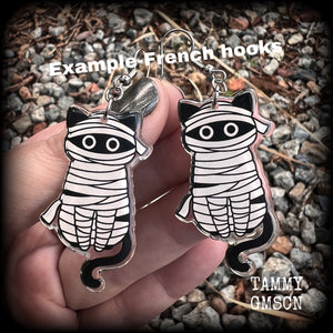 The Mummy cat earrings Supernatural kitty earrings Crazy cat lady earrings cat jewellery Halloween earrings Gauged earrings Pierced ears Ear gauges Los Muertos earrings Day of the Dead earrings Samhain earrings Samhain jewelry Universal monsters