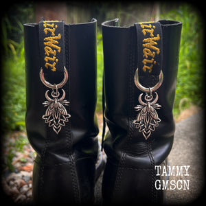 These stunning boot charms feature gorgeous pewter moth and mandala charms, measuring approx 3 across and just under 7cms from top to bottom.

Made to last, all our boot charms are made with super sturdy snap rings and strong jump rings.