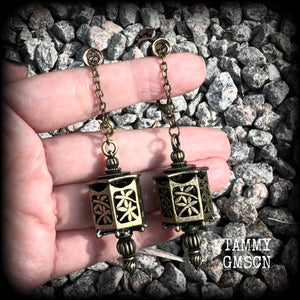 These gorgeous earrings feature an antique bronze Japanese lantern, are nice and big, measuring just on 8.5cms from tip to tip, and weigh approx 15 grams each.

💥This listing includes one pair of surgical steel single flared O-ring earlets


