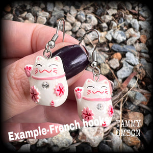 Maneki Neko cat earrings-Japanese cat earrings