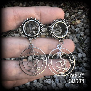 Enemy of God Sigil of Samael Sigil of Samael tunnel earrings Sigil jewelry Sigil jewellery Demons Demonology earrings Sigil earrings Occult earrings Occult jewelry Lesser magick Greater magick Crowley Aquino LaVey Esoteric earrings Church of Satan Key of Solomon Gauged ears Stretched ears Ear gauges