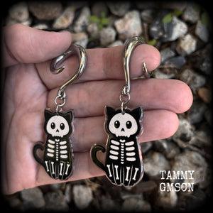 Halloween earrings Halloween ear hangers Halloween tunnel earrings Halloween tunnel dangles Spooky earrings Halloween jewelry Cat earrings Cat jewelry 6g 2g 0g 00g 1/2” 9/16” 5/8” 3/4” 7/8” 1” 1.10” 1.18” Stretched ears Stretched lives Gauged ears Gauged earrings Ear weights