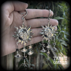 Folk horror sun earrings Celestial ear gauges 6 gauge ear weights Esoteric sun and moon Body jewelry 6g 2g 0g 00g 1/2 9/16 5/8 3/4 1 1.1 1.18 4mm 6mm 8mm 10mm 12mm 14mm 16mm 19mm 22mm 25mm 28mm 30mm Sun earrings Planets earrings Star earrings Stars