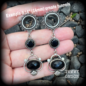 Beautiful pitch black obsidian gemstones in an antique silver art nouveau style setting, weighing approx 11 grams each and measuring approx 6.5cms from tip to tip
This pair has been made with 9/16” gauge (14mm) ornate surgical steel screw fit tunnels