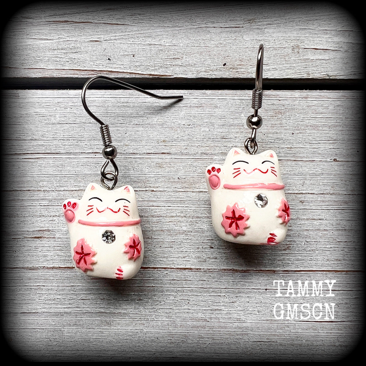 Maneki Neko cat earrings-Japanese cat earrings