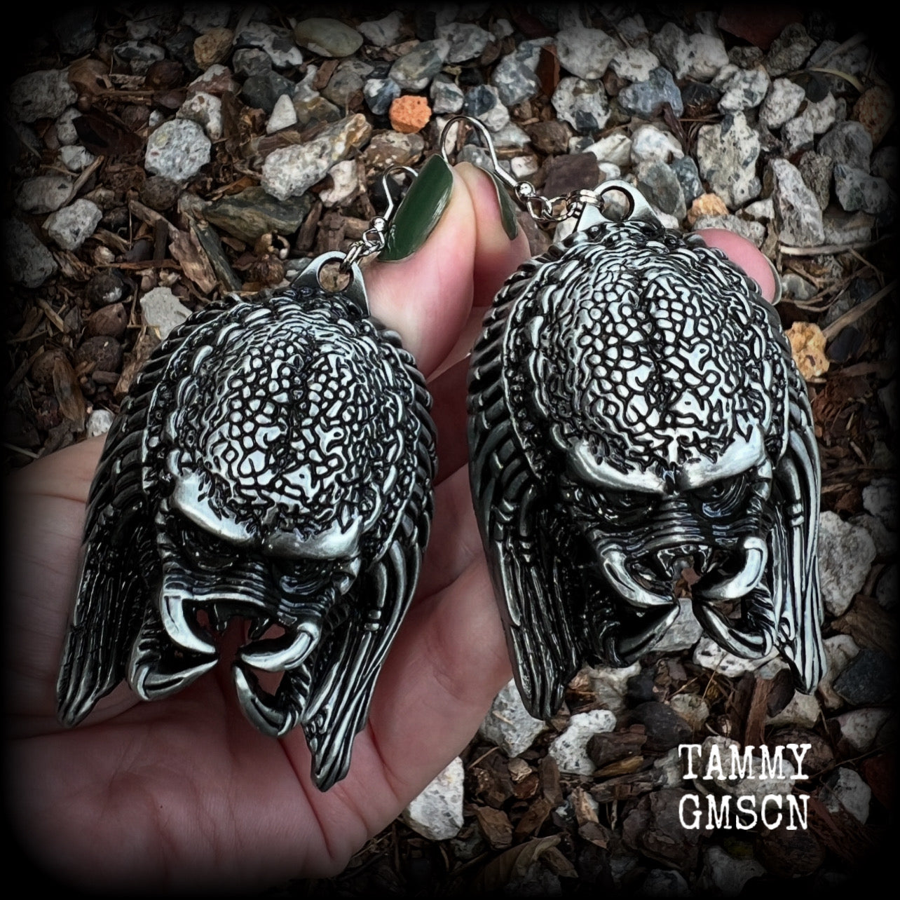 This is a pair of awesome Predator earrings! These are nice and big measuring approx 9.5cms from tip to tip, and weigh 33 grams each (these are HEAVY).

This pair have been made on stainless steel french hooks-for stretched lobes.

