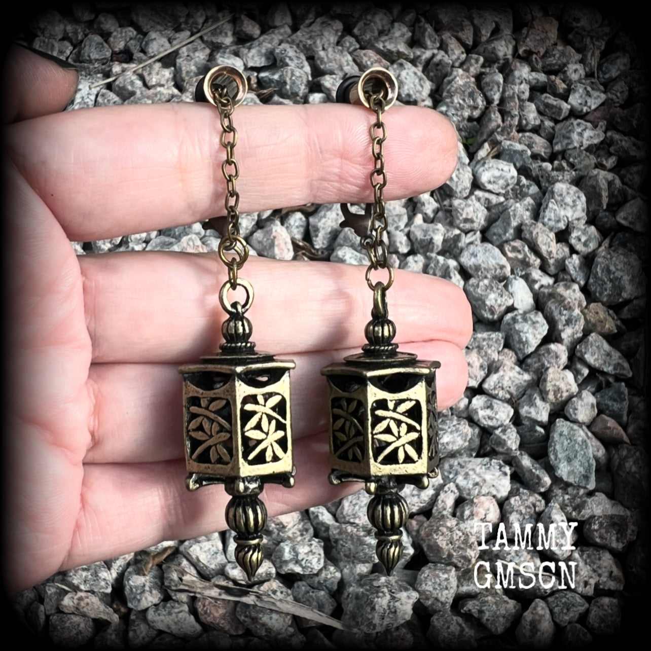 These gorgeous earrings feature an antique bronze Japanese lantern, are nice and big, measuring just on 8.5cms from tip to tip, and weigh approx 15 grams each.

💥This listing includes one pair of surgical steel single flared O-ring earlets

