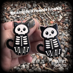 Skeleton cat earrings Supernatural kitty earrings Crazy cat lady earrings cat jewellery Halloween earrings Gauged earrings Pierced ears Ear gauges Los Muertos earrings Day of the Dead earrings Samhain earrings Samhain jewelry Witches cat Spectre