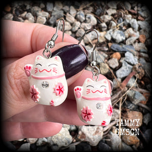 Maneki Neko cat earrings-Japanese cat earrings