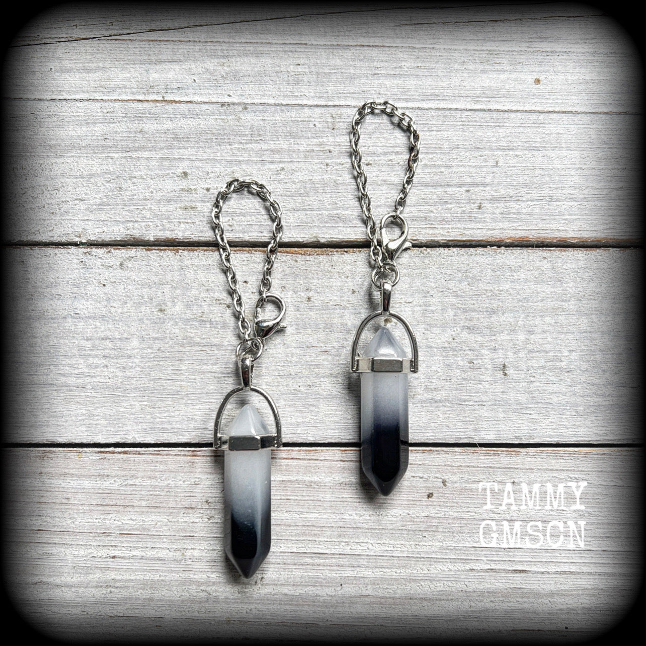 Gemstone tunnel earrings 