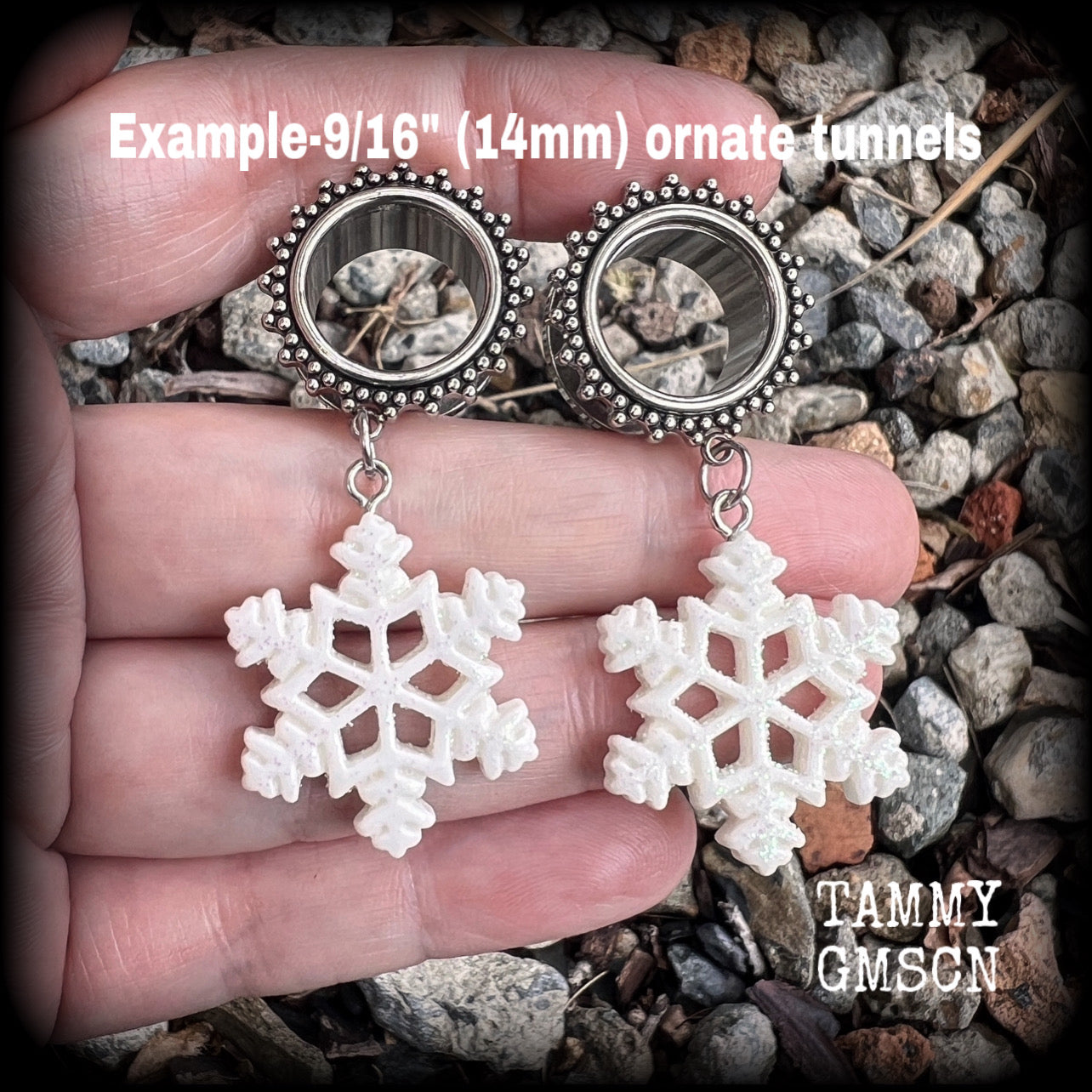 Snowflake tunnels earrings Snowflake tunnel dangles Plugs Ear gauges Stretched ears Gauged ears Christmas tunnels Snowflakes Stretched lobes Body jewelry Ear gauges Winter Solstice Yuletide Bonfire Ritual 6mm 8mm 10mm 14mm 16mm 19mm 22mm 25mm