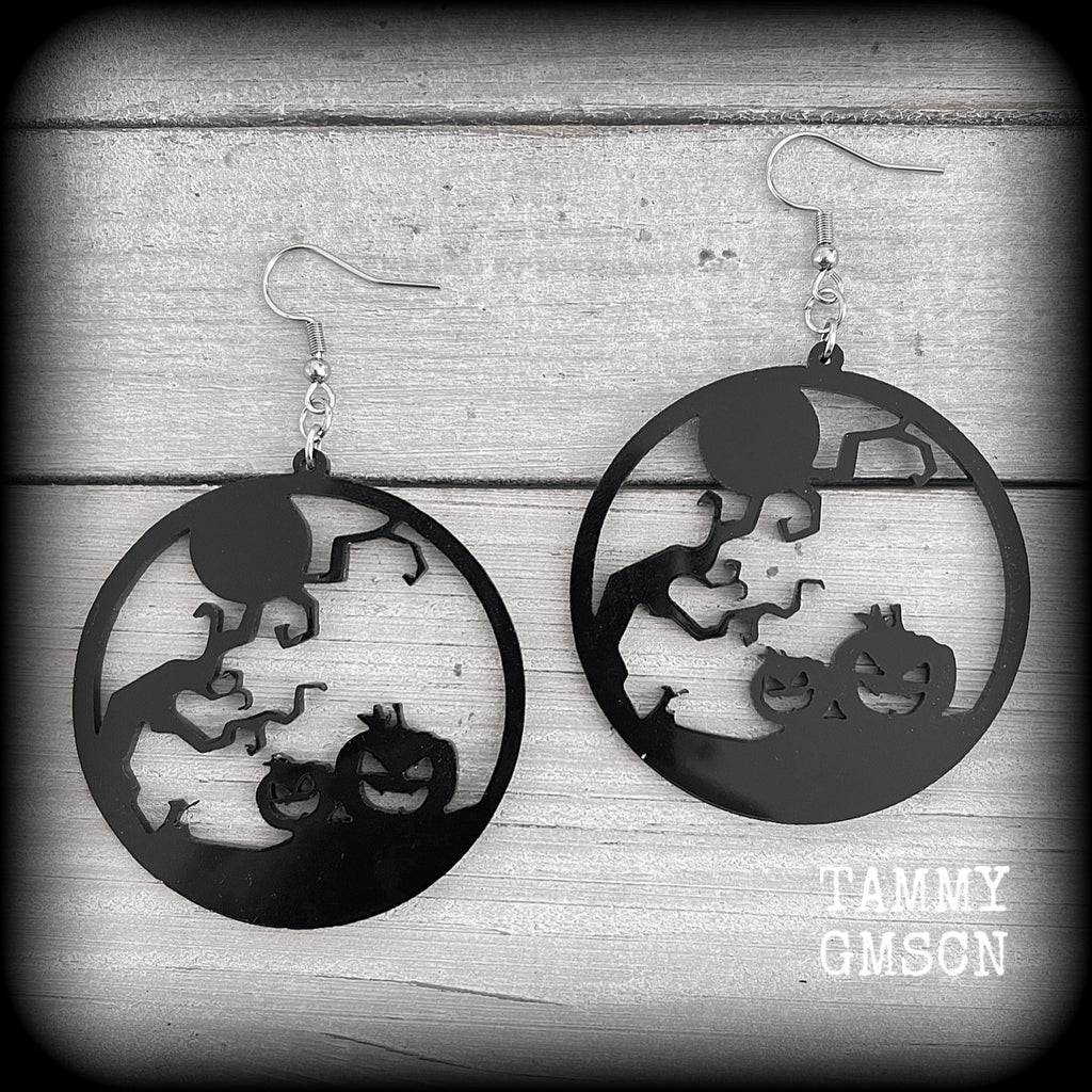 Halloween earrings Jack o lantern earrings Spooky tree earrings Horror movie earrings Bats jewelry Gothic earrings Full moon Zombie earrings Horror movies Zombie movies Horrorpunk Spooky cute Body jewelry Pierced ears Gauged earrings Ear gauges