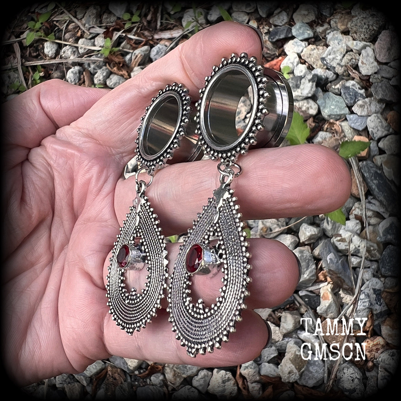 Garnet ear weights 19mm tunnel earrings Body jewelry Gemstone ear gauges 6g 2g 0g 00g 1/2 9/16 5/8 3/4 7/8 1 1.10 1.18 Gothic body jewelry Garnet tunnel dangles Gemstone plugs Gemstone tunnels 4mm 6mm 8mm 10mm 12mm 14mm 16mm 19mm 22mm 25mm 28mm 30mm