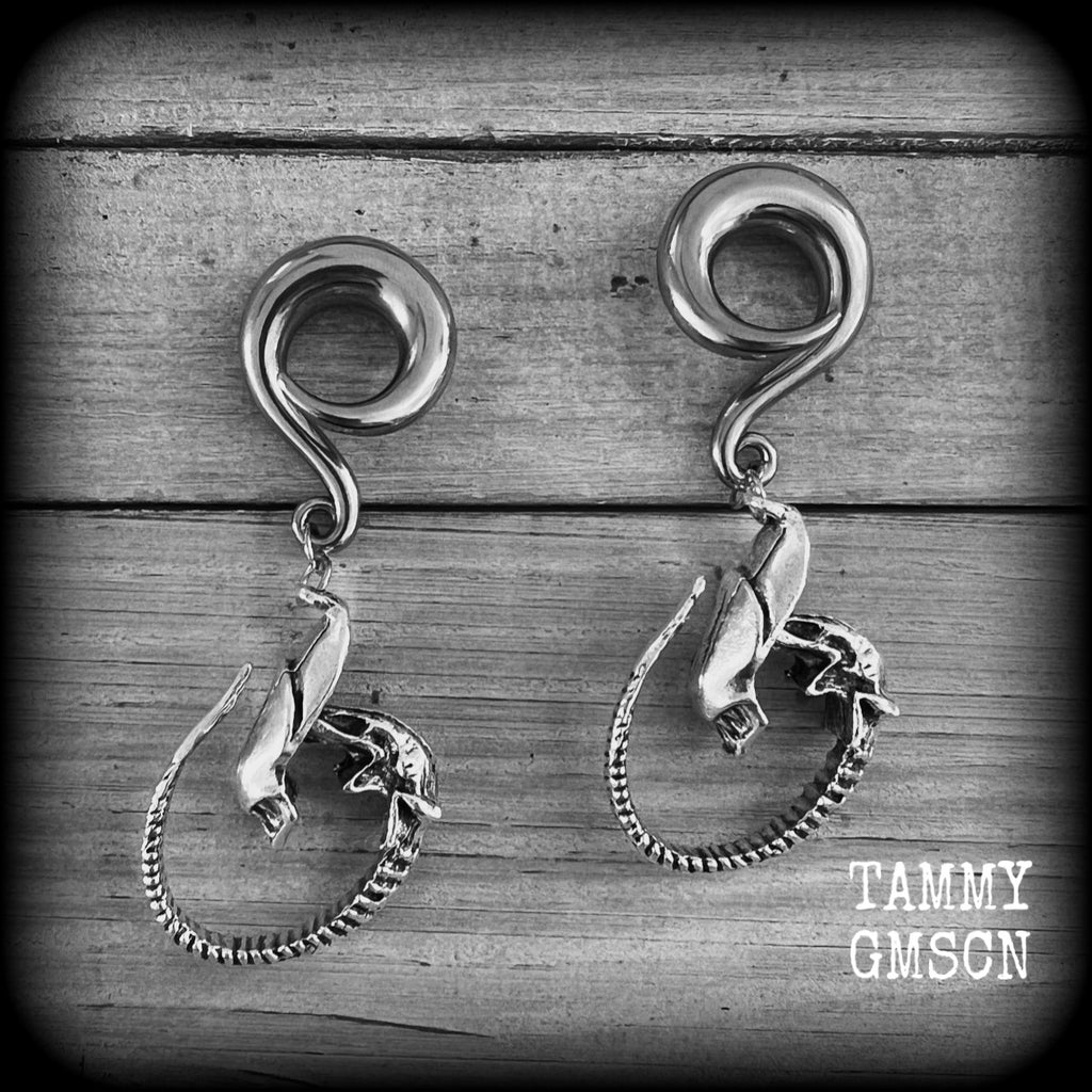 Alien Xenomorph ear hangers-Ear gauges