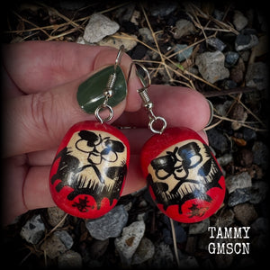 We found these amazing vintage wooden hand painted daurma dolls at our favourite temple markets, Sen do-ji!

Measuring just over 5cms from tip to tip and weighing only 5 grams each, these amazing wooden daruma earrings have been made with stainless steel french hooks, for pierced ears.