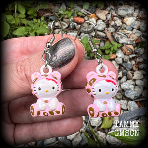 Hello Kitty earrings Japanese earrings Japanese cat earrings Crazy cat lady earrings Japanese jewelry Unique earrings Rare earrings Stocking stuffers Gifts for girls Gifts for her Kawaii earrings Kawaii jewelry Pierced ears Stretched ears