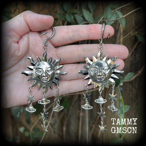 Folk horror sun earrings Celestial ear gauges 6 gauge ear weights Esoteric sun and moon Body jewelry 6g 2g 0g 00g 1/2 9/16 5/8 3/4 1 1.1 1.18 4mm 6mm 8mm 10mm 12mm 14mm 16mm 19mm 22mm 25mm 28mm 30mm Sun earrings Planets earrings Star earrings Stars