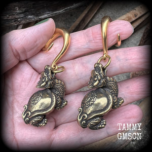 Dragon Turtle ear weights Brass ear weights 2 gauge ear weights Ear hangers Gauges 6g 2g 0g 00g 1/2" 9/16" 5/8" 3/4" 7/8" 1" 1.10" 1.18" Stretched ears Stretched lobes Gauged earrings Gauged ears Mythological beasts Chinese mythology Foo dogs
