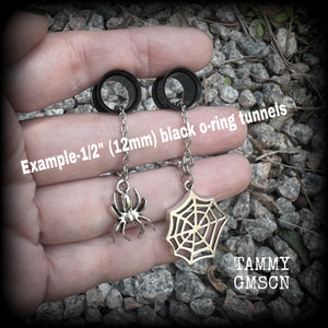 These super cute antique silver and cob web tunnel dangles are nice and lightweight and nice and dangly, weighing only a gram or two each, and measuring just under 7cms from tip to tip.

💥This listing includes one pair of surgical steel single flared O-ring earlets