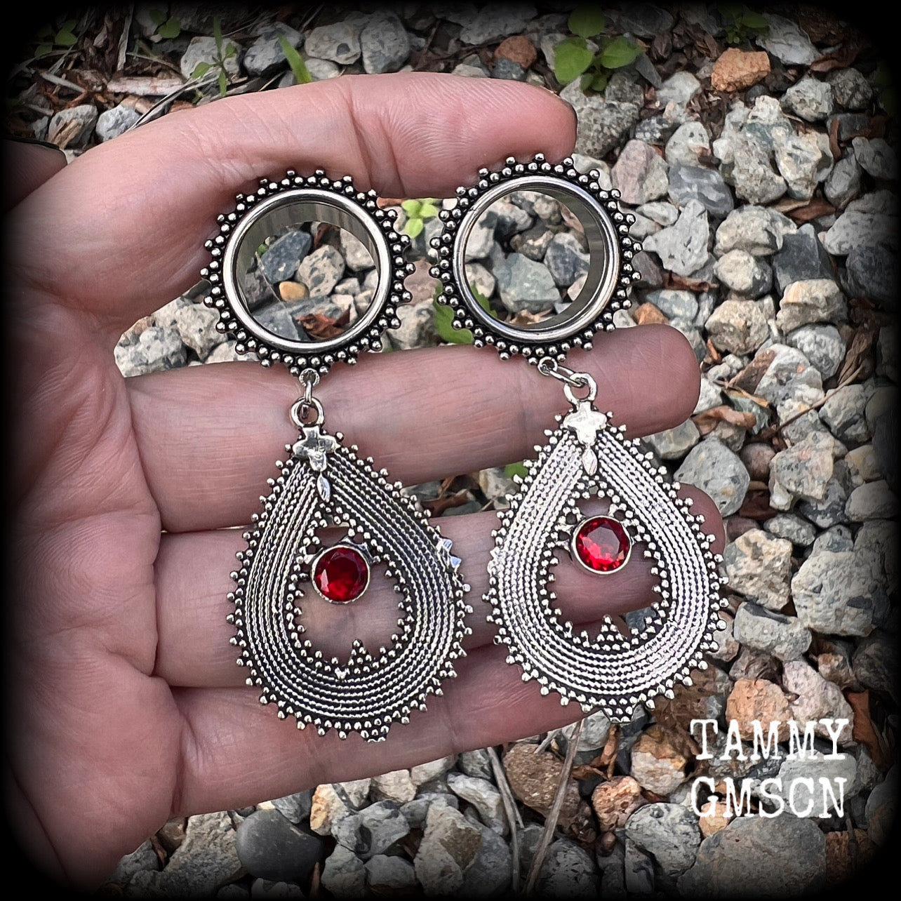 Garnet ear weights 19mm tunnel earrings Body jewelry Gemstone ear gauges 6g 2g 0g 00g 1/2 9/16 5/8 3/4 7/8 1 1.10 1.18 Gothic body jewelry Garnet tunnel dangles Gemstone plugs Gemstone tunnels 4mm 6mm 8mm 10mm 12mm 14mm 16mm 19mm 22mm 25mm 28mm 30mm