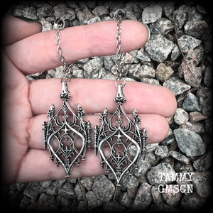 These gorgeous gothic earrings feature a beautiful antique silver ornate gothic cathedral architectural arch, measuring just on 8.5cms from tip to tip, and weighing approx 7 grams each.

 💥This listing includes one pair of surgical steel single flared O-ring earlets