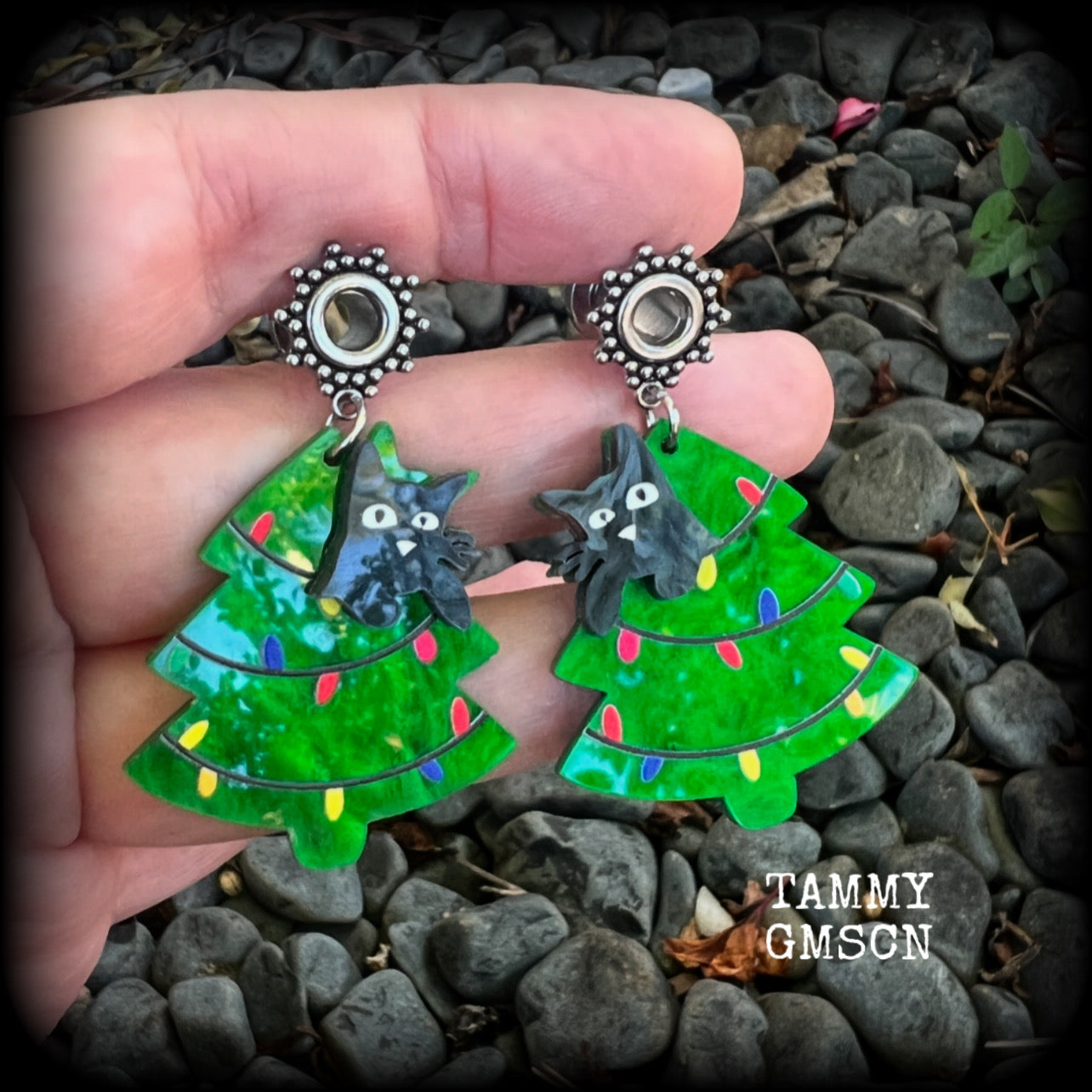 Black cat tunnel earrings-Christmas tree earrings