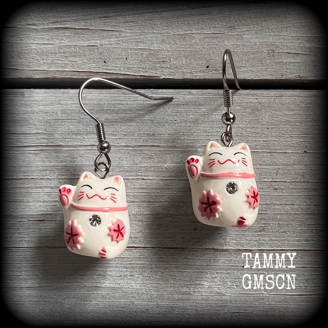 Maneki Neko cat earrings-Japanese cat earrings