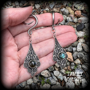 6 gauge gemstone ear weights Labradorite eartrings Labradorite ear hangers Gemstone body jewellery Boho body jewelry Gauged earrings Stretched ears Stretched lobes 4mm earrings
