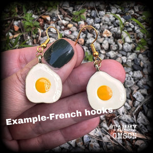 Egg earrings Eggs earrings Fried eggs earrings Poached eggs earrings Food earrings Food jewelry Retro earrings Kitch earrings Novelty earrings Fun earrings Gifts for her Stocking stuffers Christmas gifts Pierced ears 