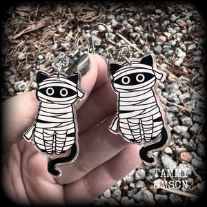 The Mummy cat earrings Supernatural kitty earrings Crazy cat lady earrings cat jewellery Halloween earrings Gauged earrings Pierced ears Ear gauges Los Muertos earrings Day of the Dead earrings Samhain earrings Samhain jewelry Universal monsters