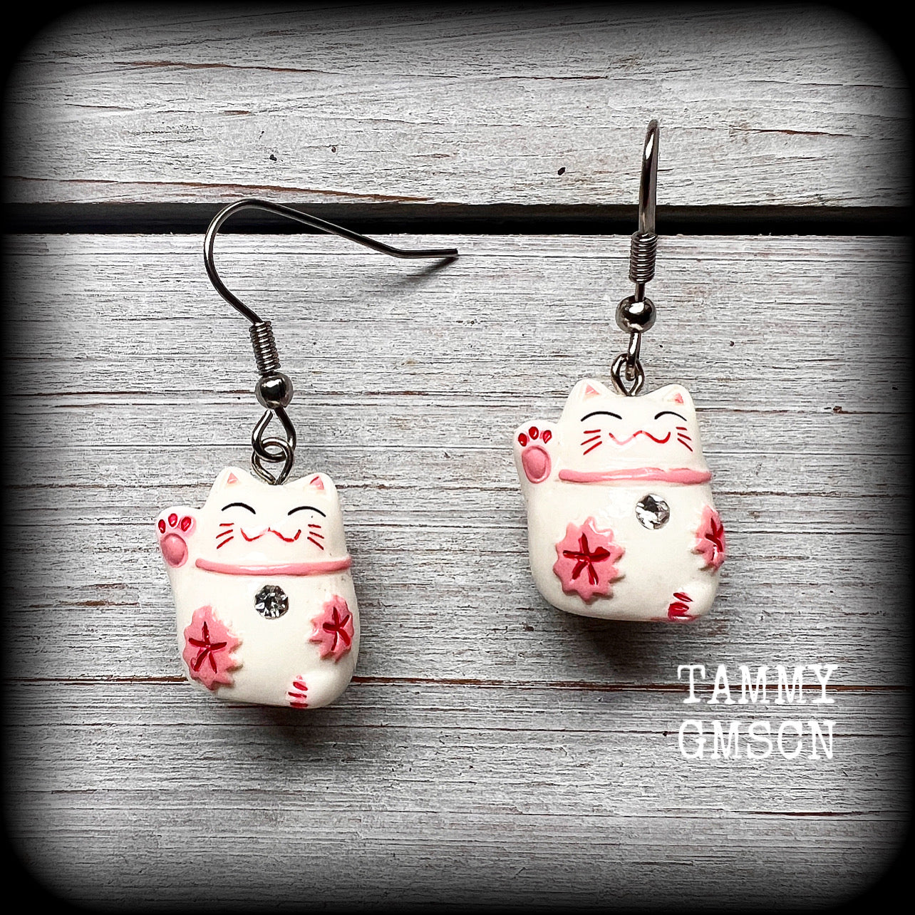 Maneki Neko cat earrings-Japanese cat earrings