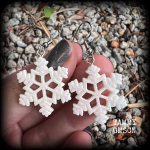 Snowflake earrings Snowflakes tunnel dangles Plugs Ear gauges Stretched ears Gauged ears Christmas earrings Christmas decorations Snowflakes Stretched lobes Body jewelry Ear gauges Pierced ears Stocking stuffers Secret santa Gifts for girls Kriss