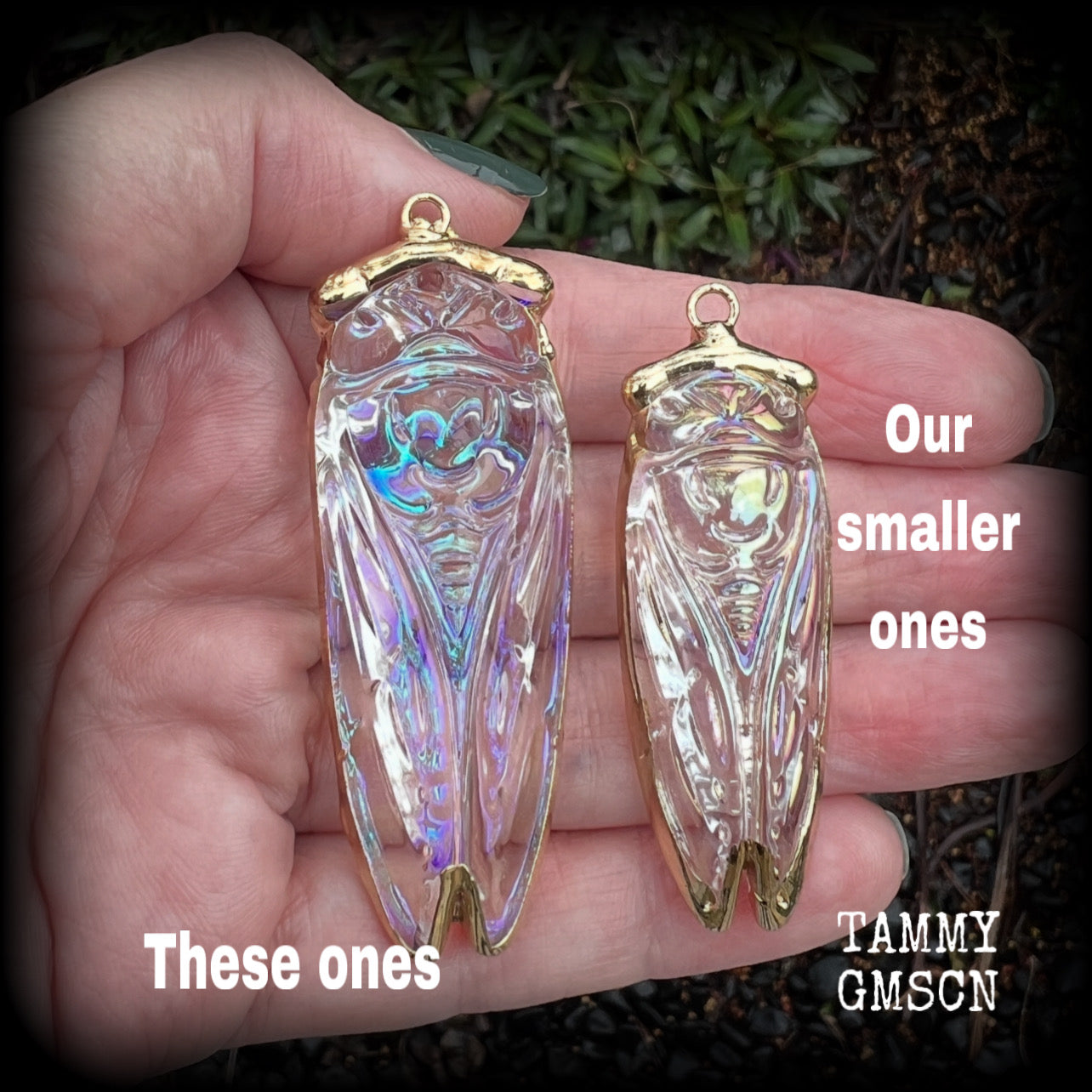 These big beautiful quartz cicada gauged earrings feature gorgeous shimmering quartz and antique gold cicadas, nice and dangly, measuring just over 11cms from tip to tip, and weighing approx 30 grams each.
This pair has been made on 1” gauge (25mm) surgical steel cradles, to be worn in stretched lobes.