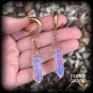 Featuring milky white opalite points, these gorgeous gauged earrings measure 7.5cms from tip to tip, and weigh approx 11 grams each.
This pair has been made on 2 gauge (6mm) rose gold tone surgical steel full curl hooks, suitable for stretched lobes.