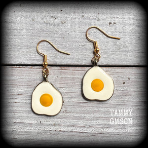 Egg earrings Eggs earrings Fried eggs earrings Poached eggs earrings Food earrings Food jewelry Retro earrings Kitch earrings Novelty earrings Fun earrings Gifts for her Stocking stuffers Christmas gifts Pierced ears 