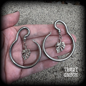 Monstera leaf earrings Monstera leaf gauges Monstera ear weights Monstera leaf ear hangers 6 gauge ear weights  Body jewelry Stretched lobes 4g 5g 6g 2g 0g Stretched ears Gauged ears Gauged earrings Cottagecore Whimsigoth fairycore Goblincore Gypsy boho jewelry Boho gypsy