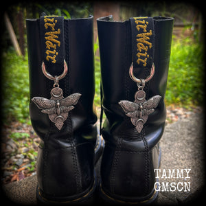 These stunning boot charms are one of the larger and heavier pairs we offer, featuring gorgeous pewter moth and crescent moon charms, nice and big-these measure approx 5 across and just on 8cms from top to bottom.

Made to last, all our boot charms are made with super sturdy snap rings and strong jump rings.