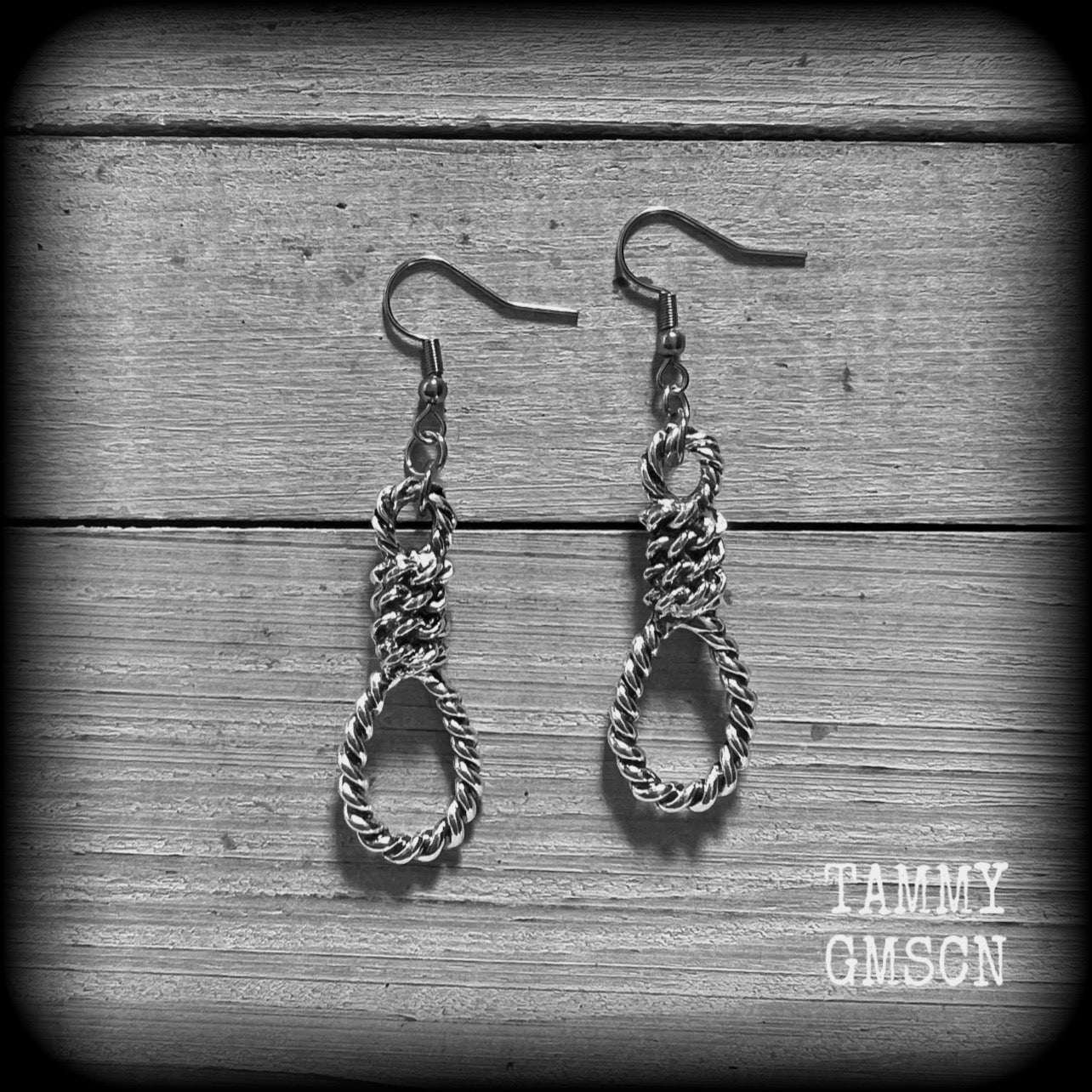 Noose earrings-Spooky cute halloween earrings